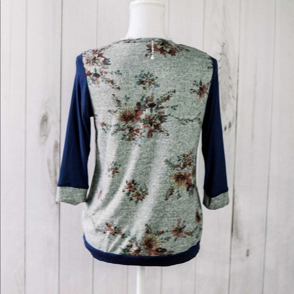 The Remi Top- grey navy floral 3/4 sleeve top - Picture 3 of 8